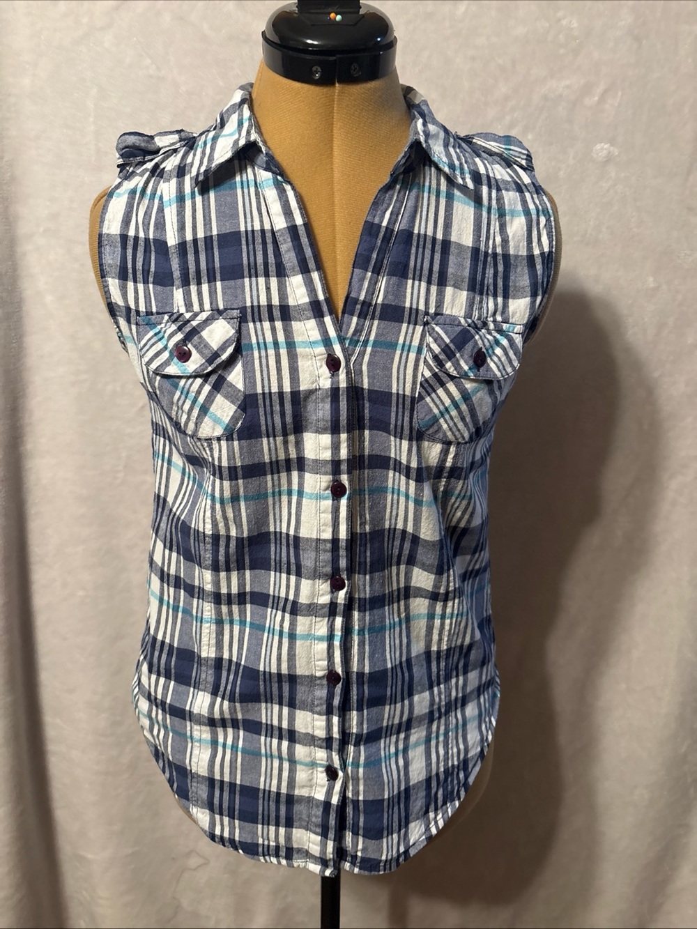 Sleeveless Plaid Button-Front Shirt - Navy, White & Teal